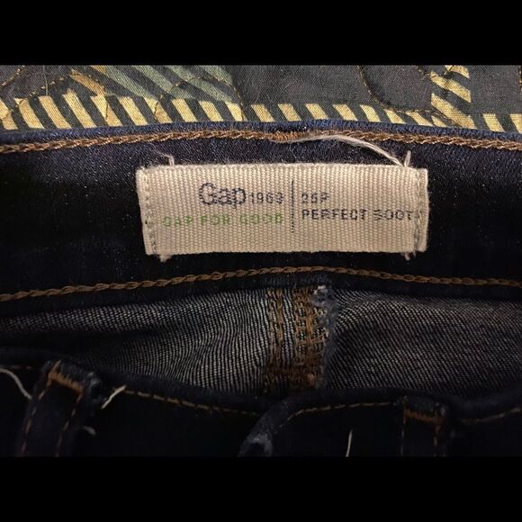 GAP 1969 Gap for Good Jeans, size 25P. (J15) - Picture 4 of 4